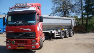 Kamionová přeprava tahačem Volvo FH12